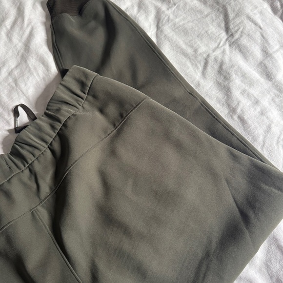 🤍 1 Lululemon On The Fly Joggers - Dark Olive - Picture 7 of 8